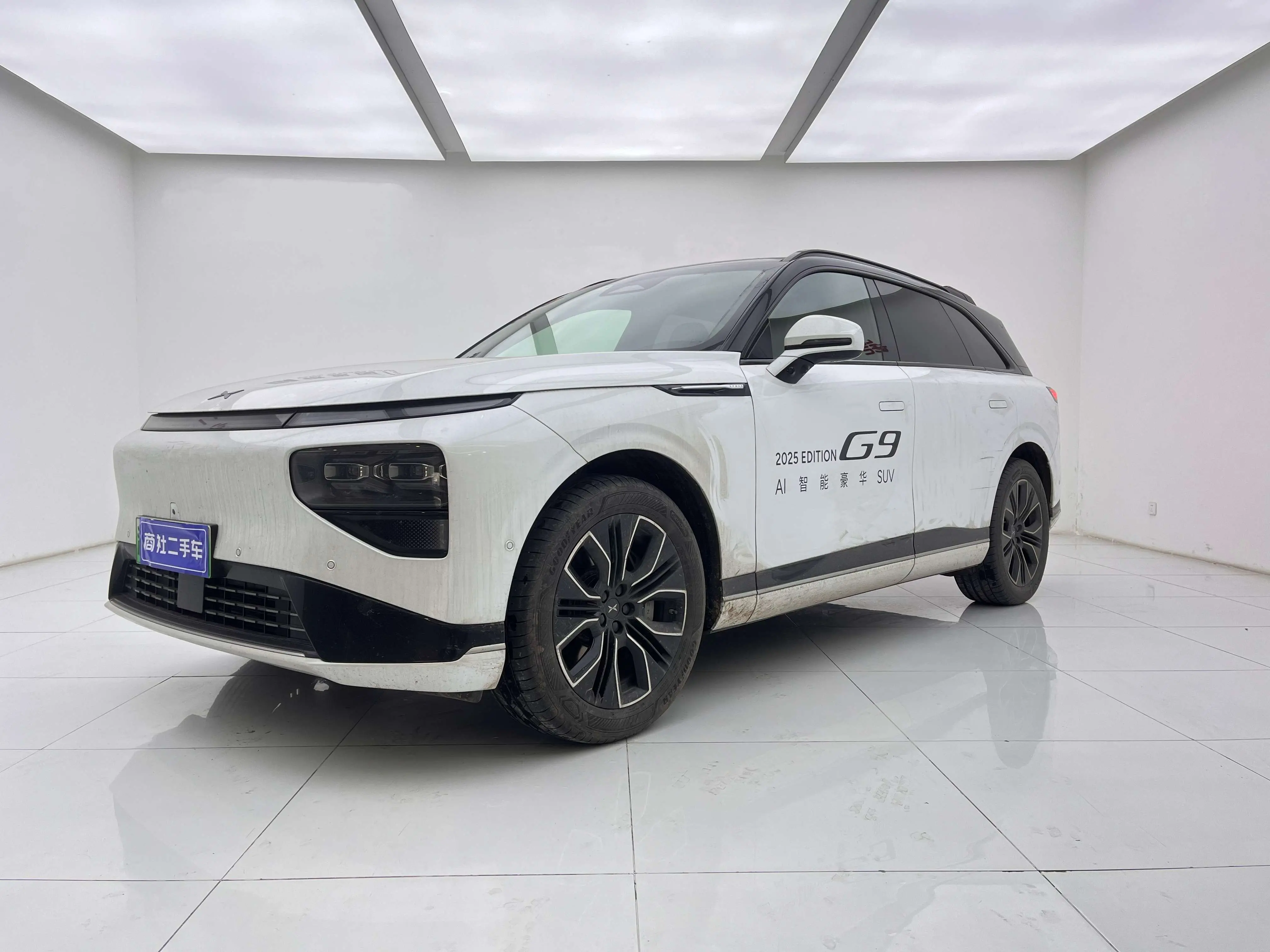 Xpeng G9  из Китая