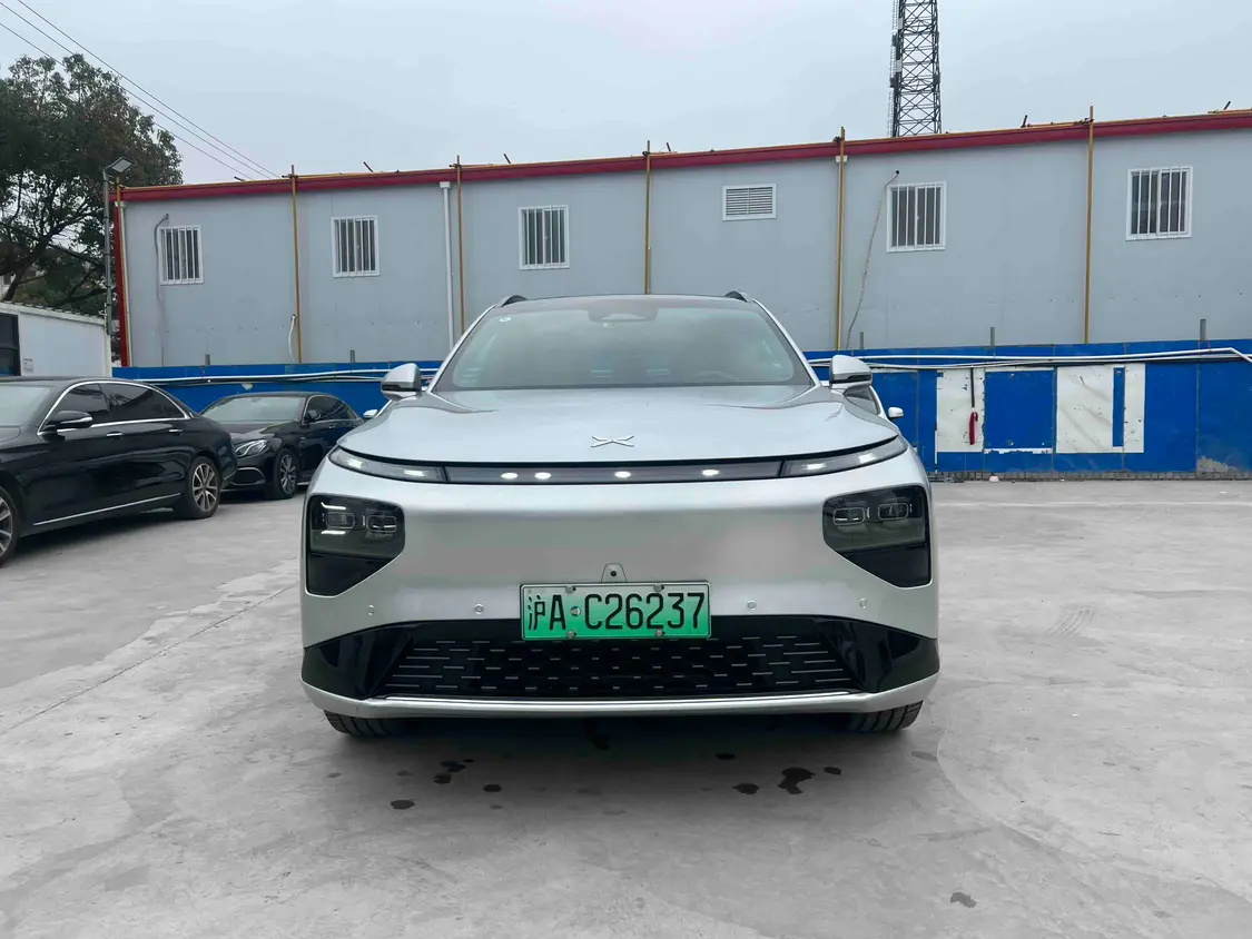 Xpeng G9  из Китая