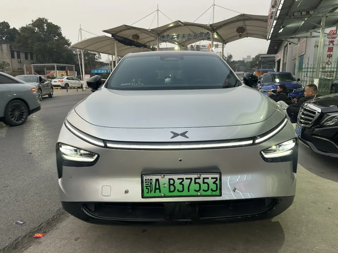 Xpeng G7  из Китая