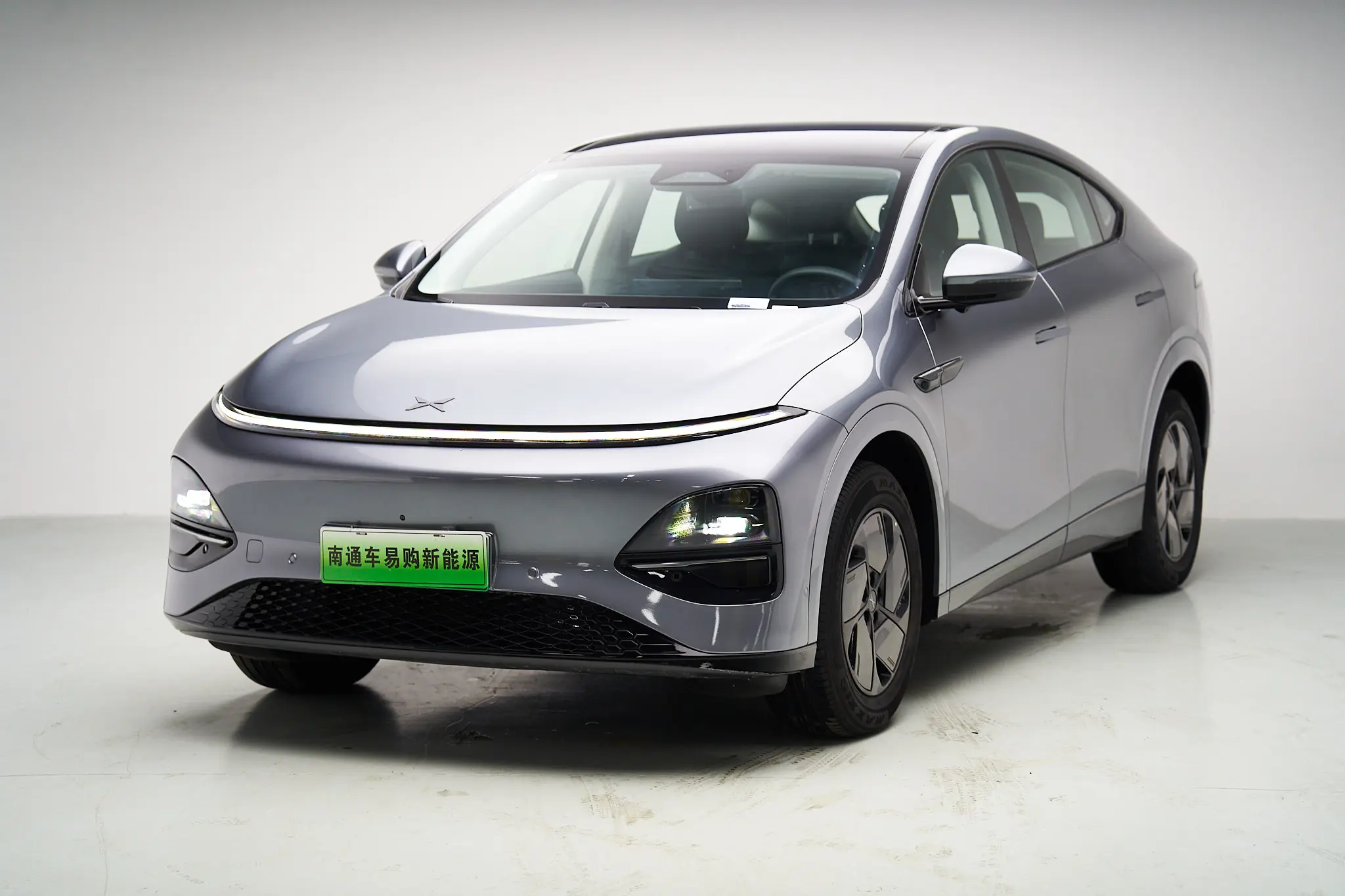 Xpeng G6  из Китая