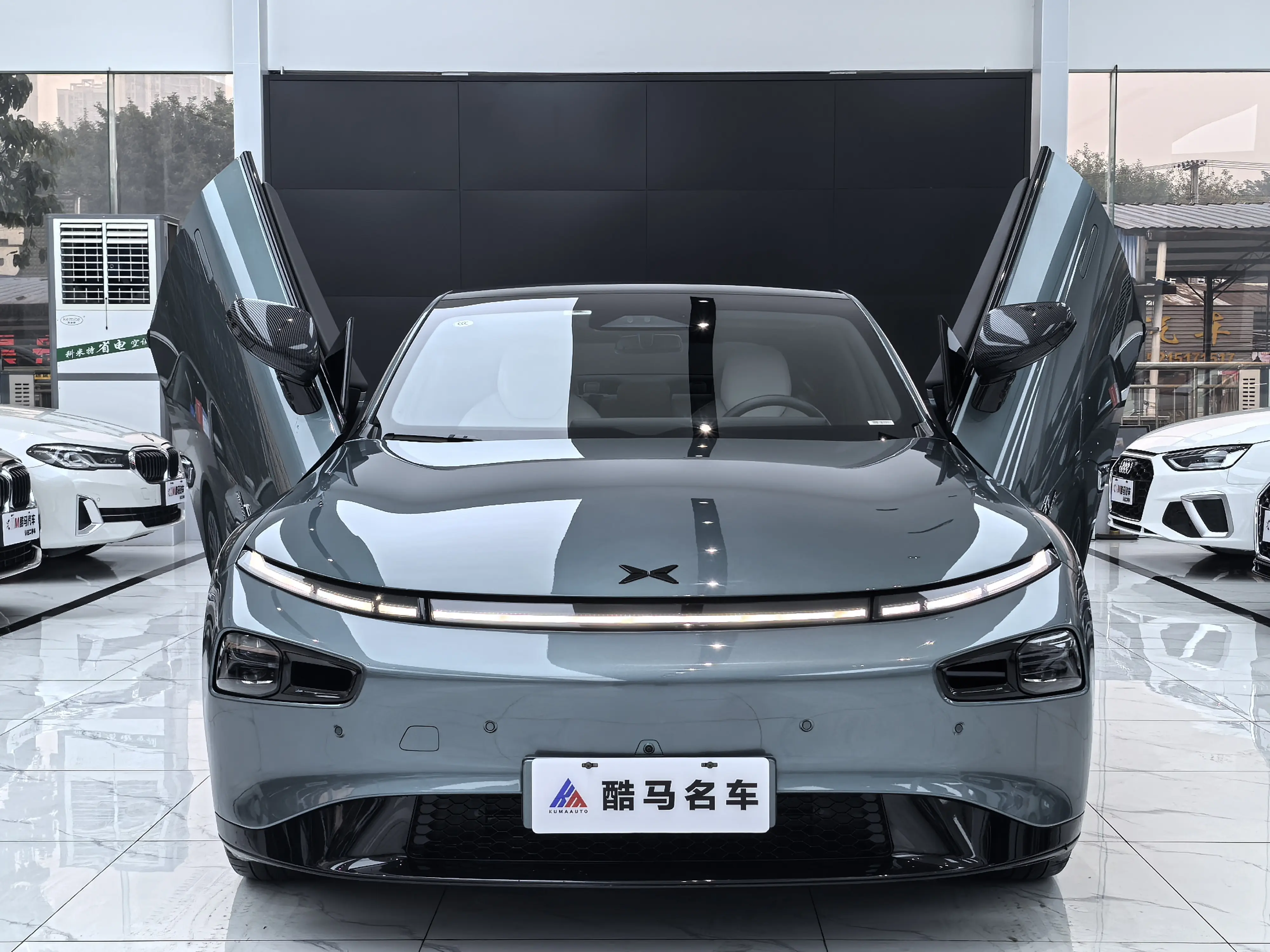 Xpeng P7  из Китая