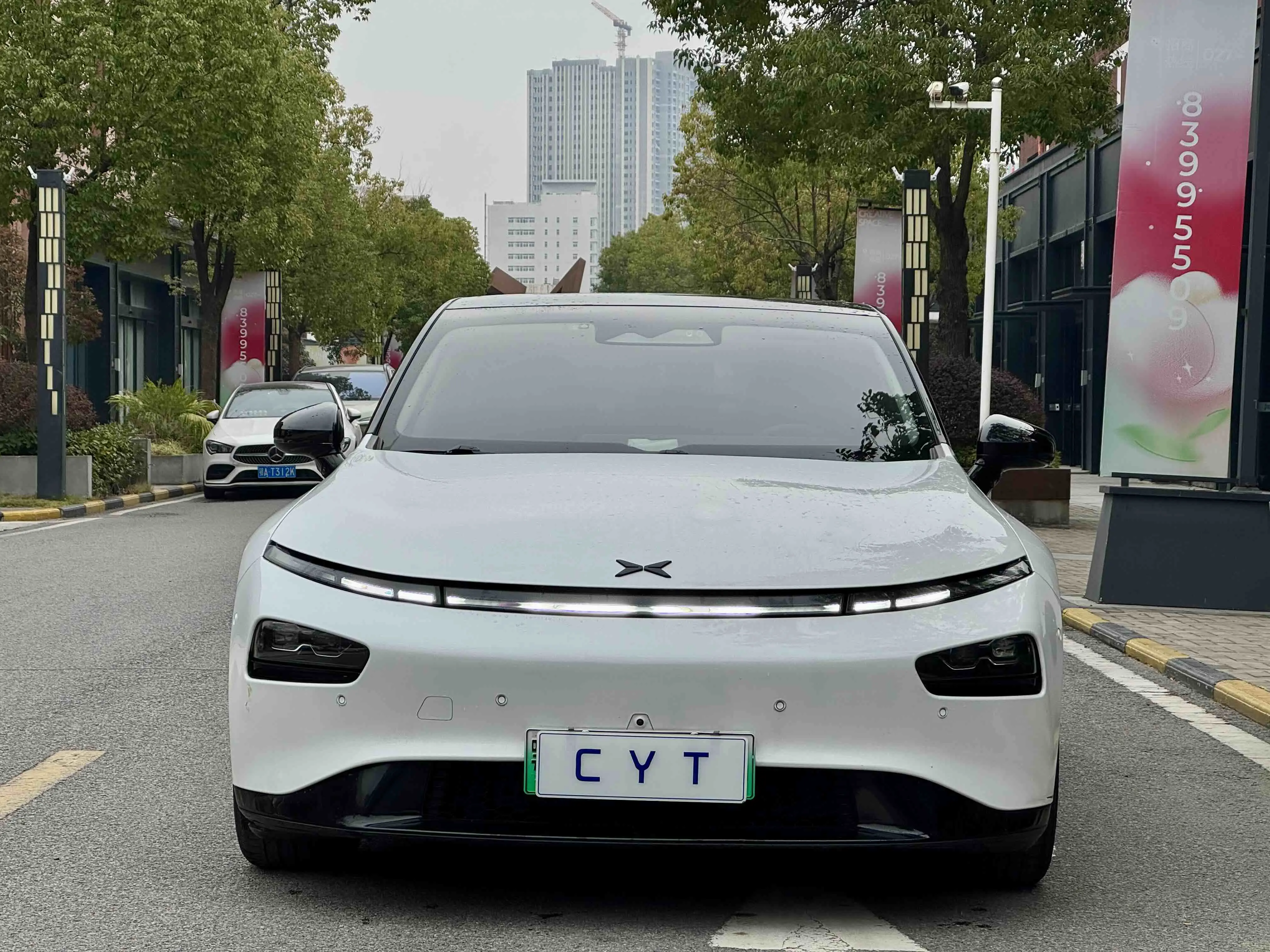 Xpeng P7  из Китая