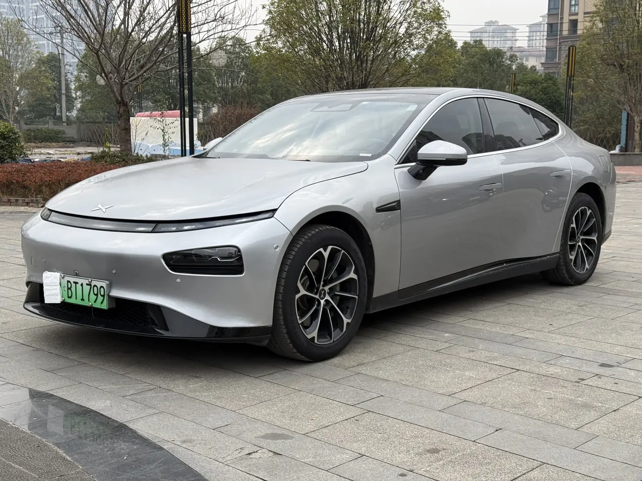 Xpeng P7  из Китая