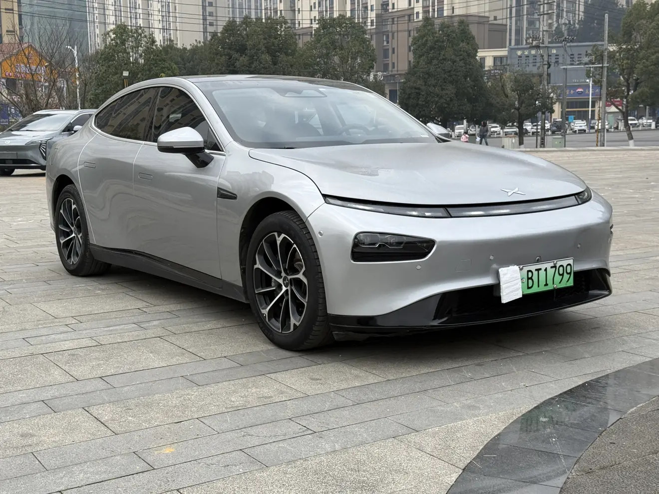 Xpeng P7  из Китая