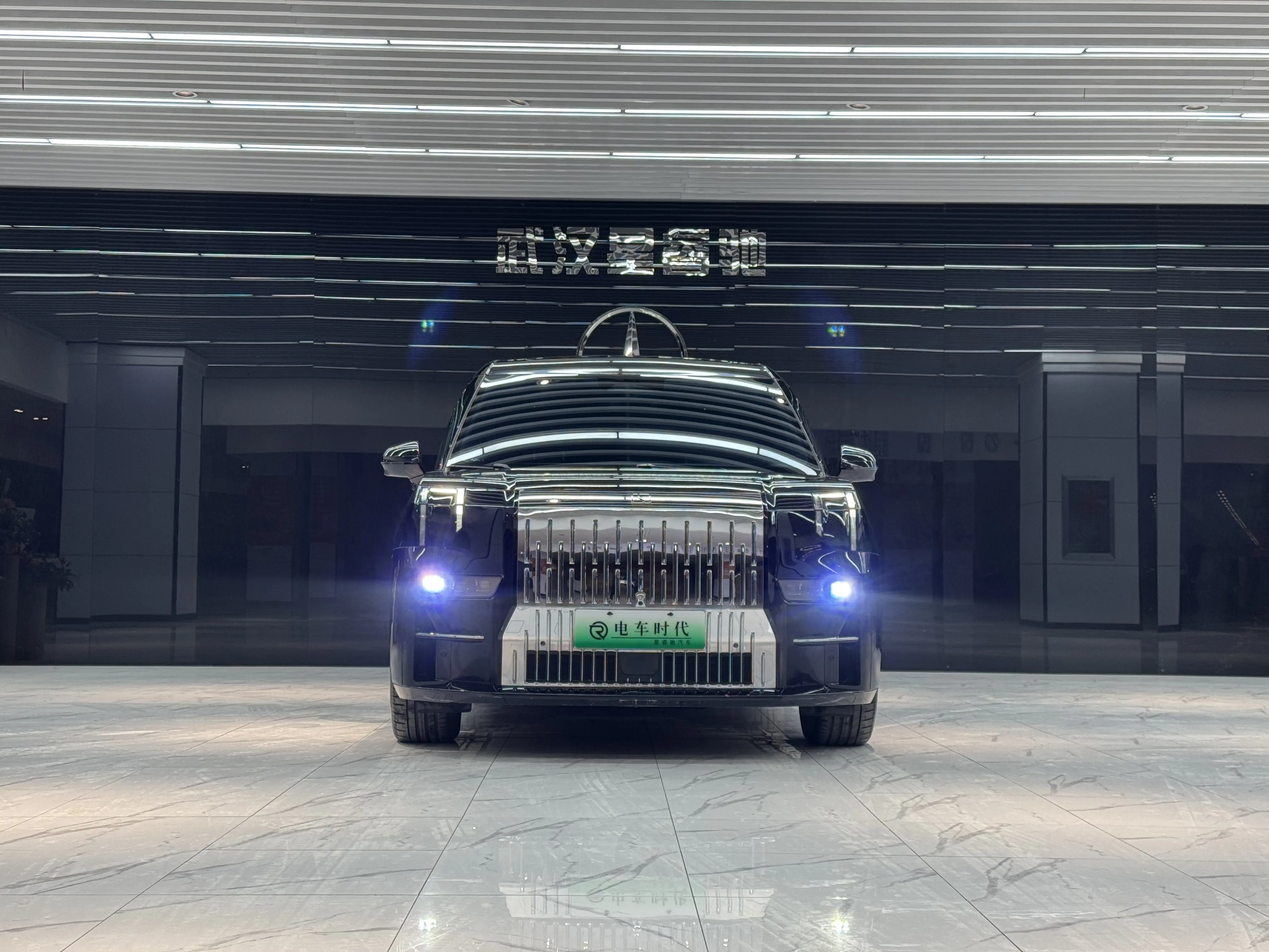 ZEEKR 009  из Китая