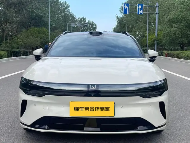 ZEEKR 007GT  из Китая