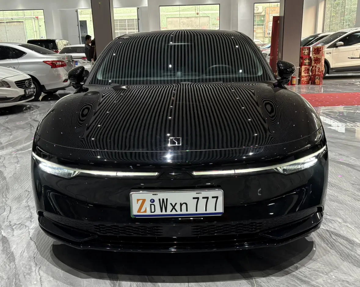 ZEEKR 007  из Китая