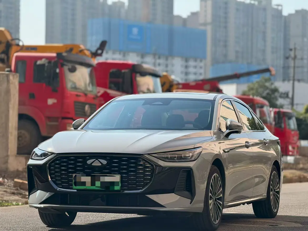 Chery Fengyun A8L  из Китая