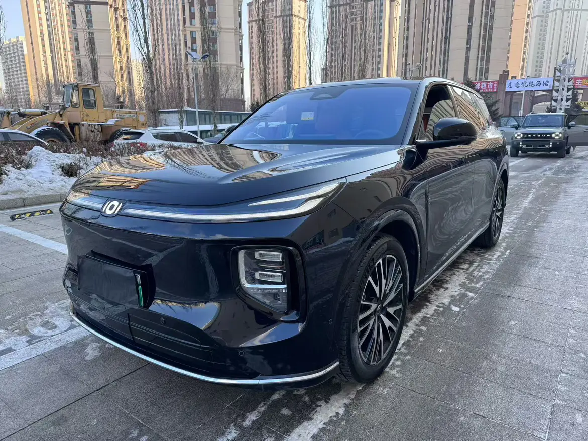 Changan Qiyuan Q07  из Китая