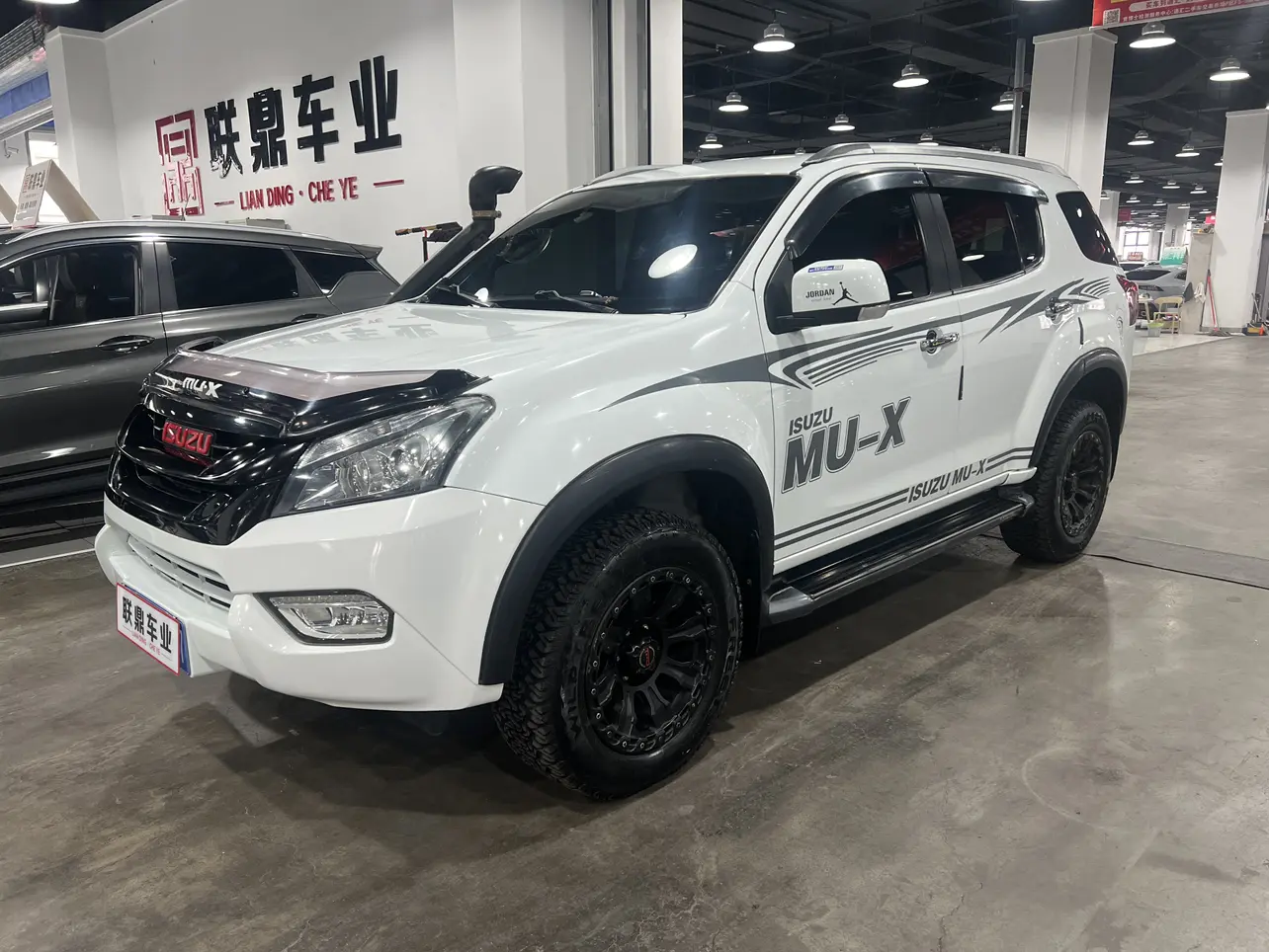 Isuzu Mu-X Shepherd  из Китая
