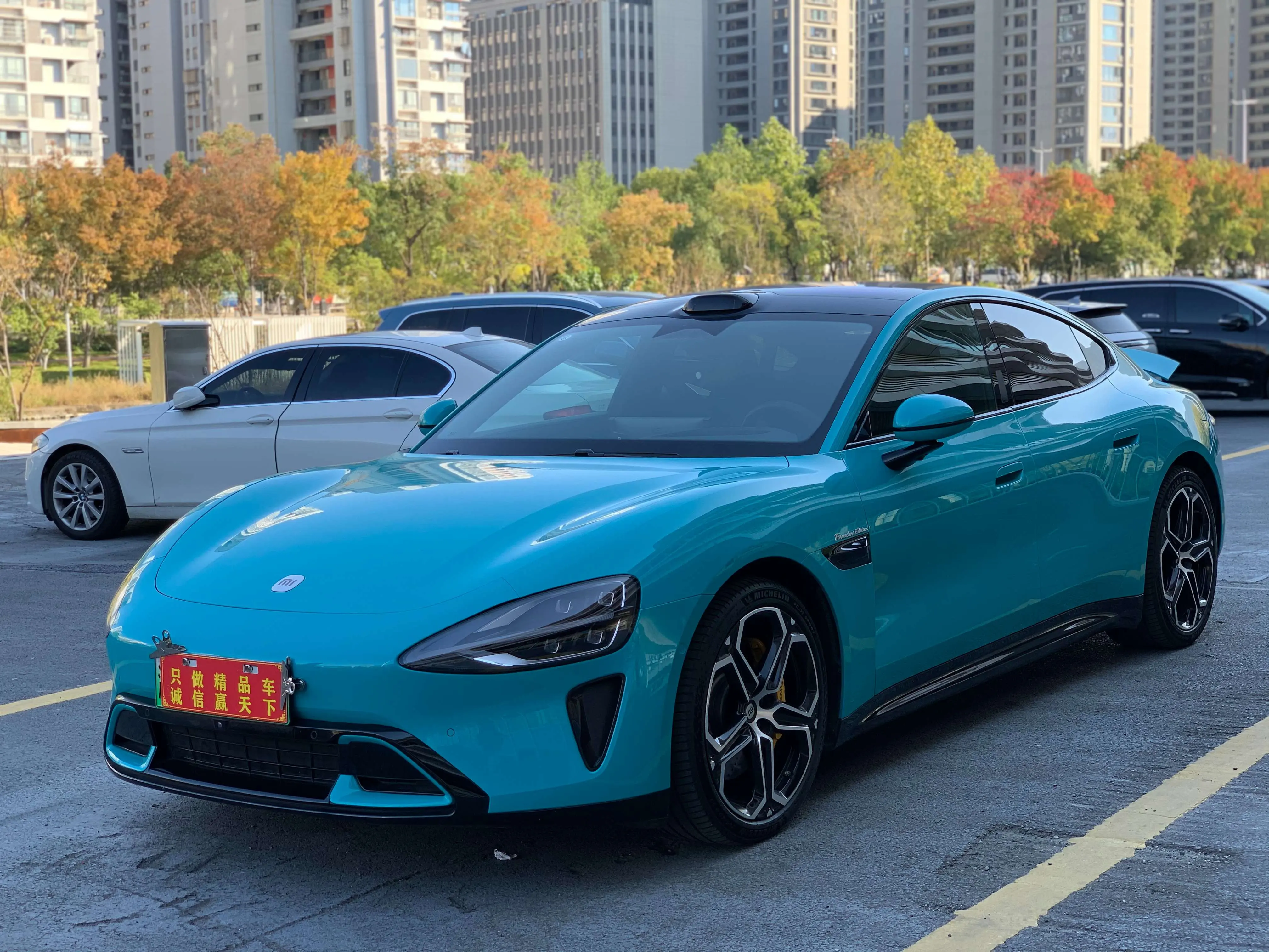 Xiaomi car Xiaomi SU7  из Китая