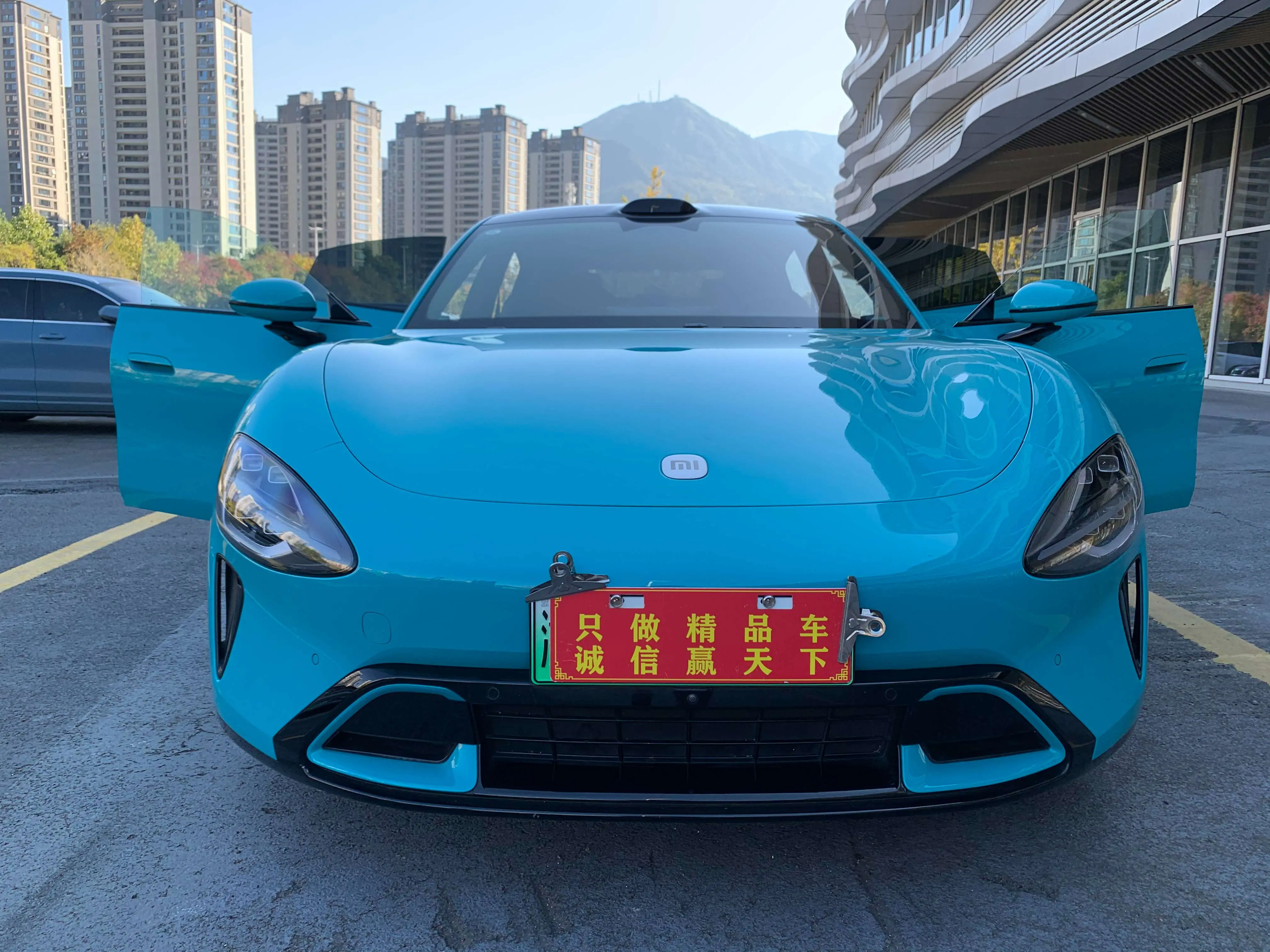 Xiaomi car Xiaomi SU7  из Китая