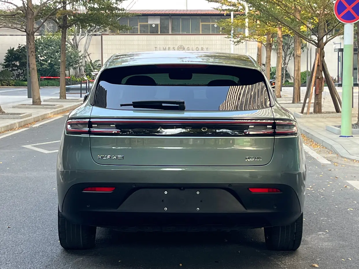 AITO M5 (Wenjie M5)  из Китая