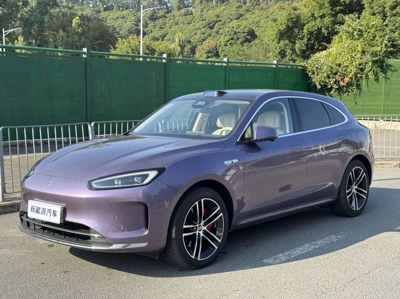 AITO M5 (Wenjie M5)  из Китая