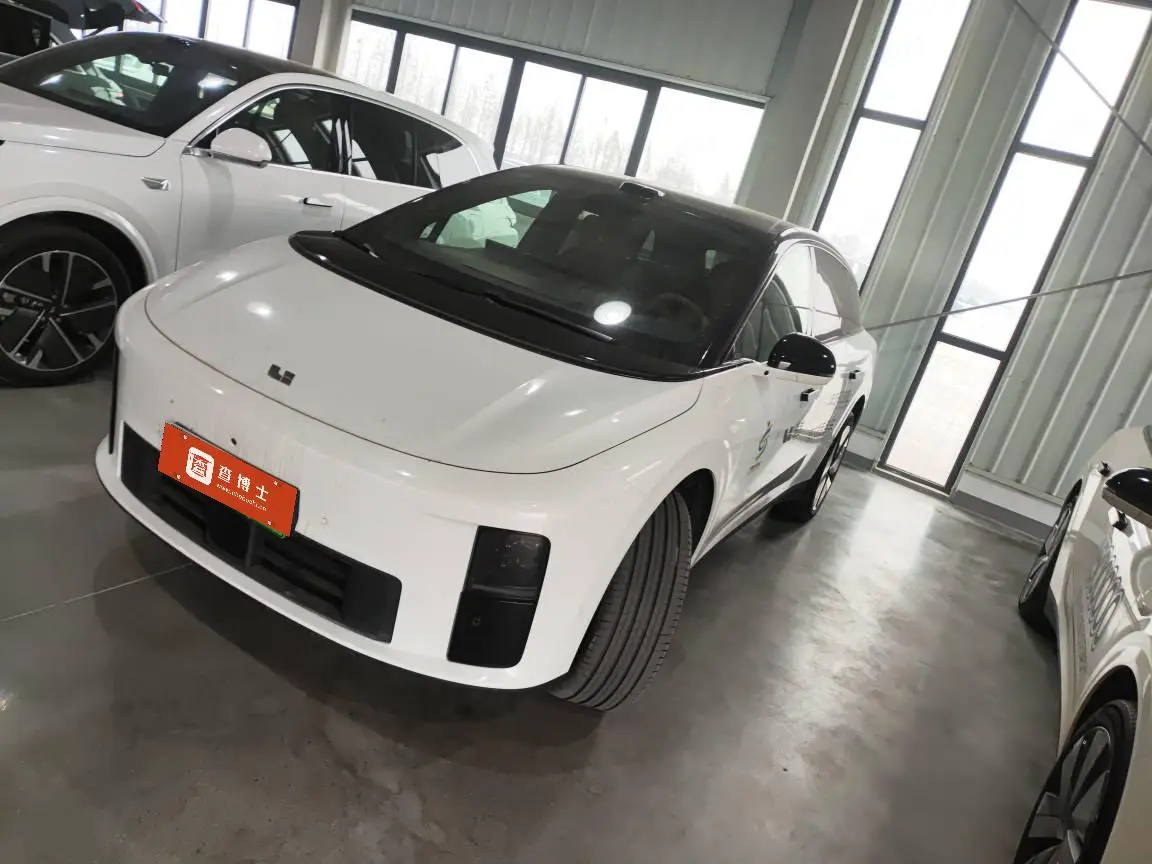 Li Ideal i6  из Китая