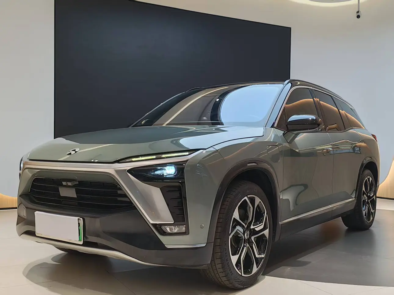 NIO ES8  из Китая