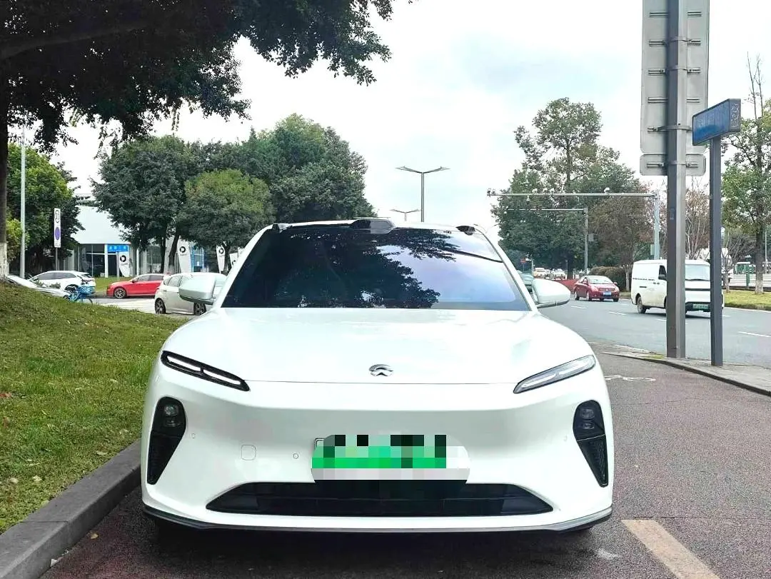 NIO ET5T  из Китая