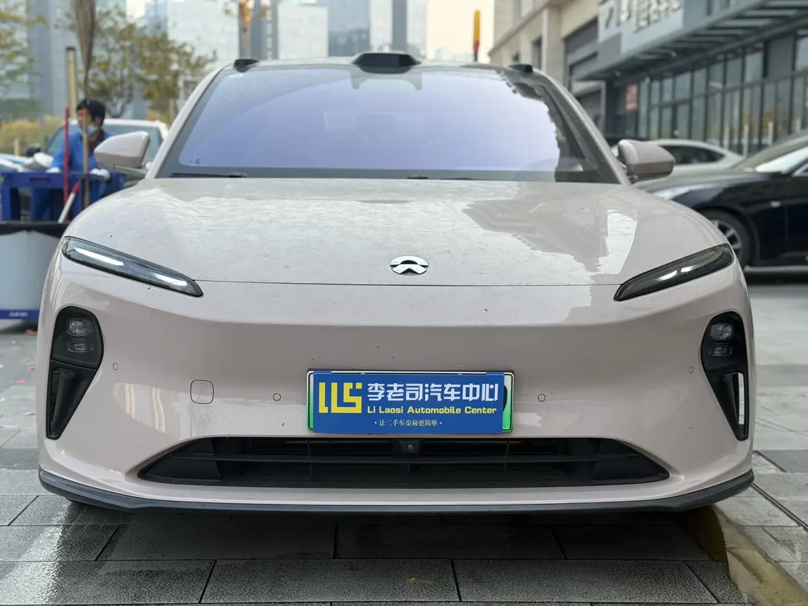 NIO ET5  из Китая