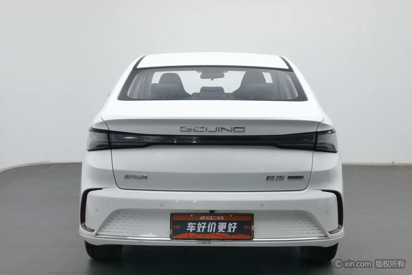 BAIC Beijing EU5 PLUS  из Китая