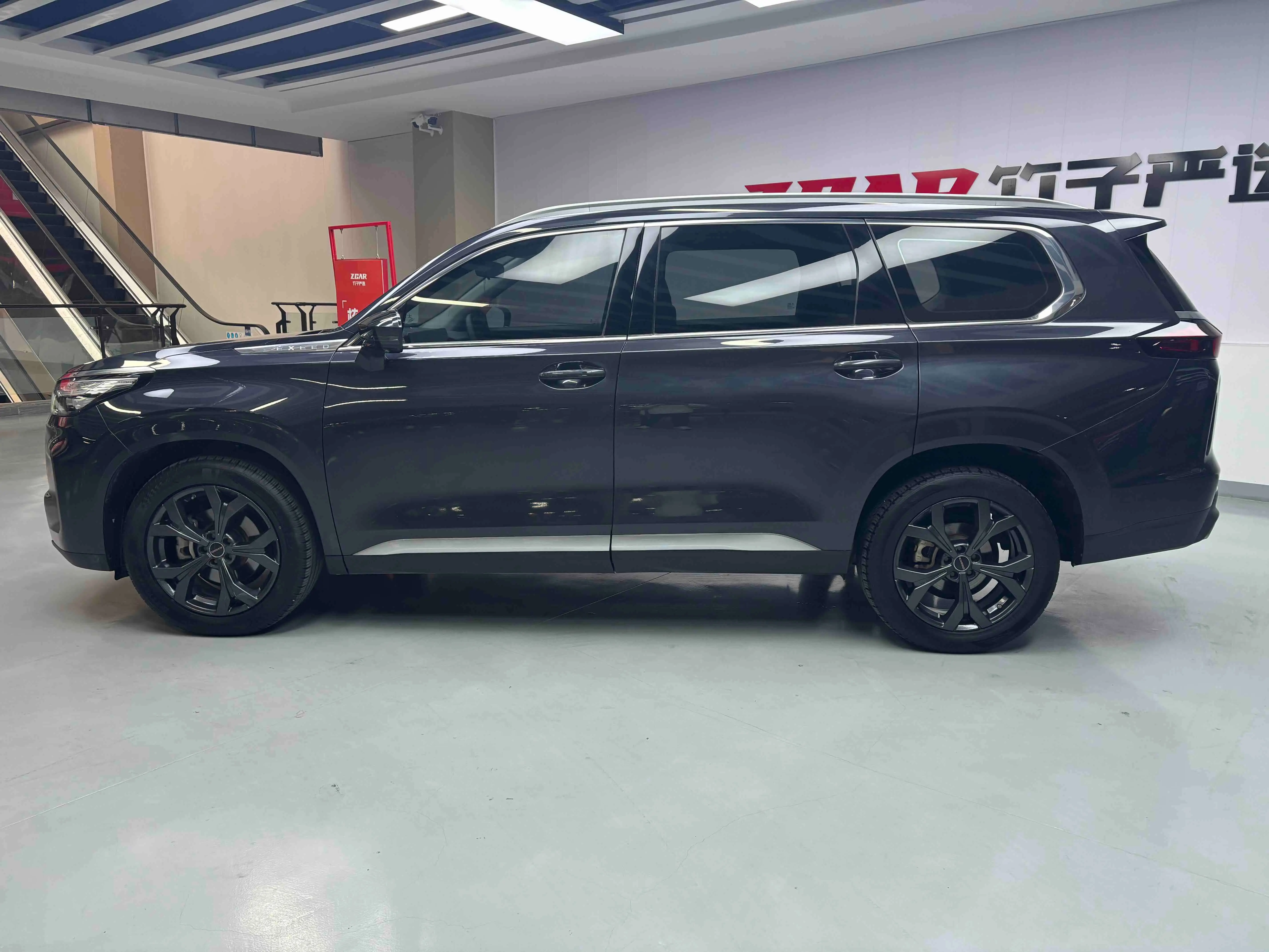 Exeed VX (The starry road embraces the moon)  из Китая