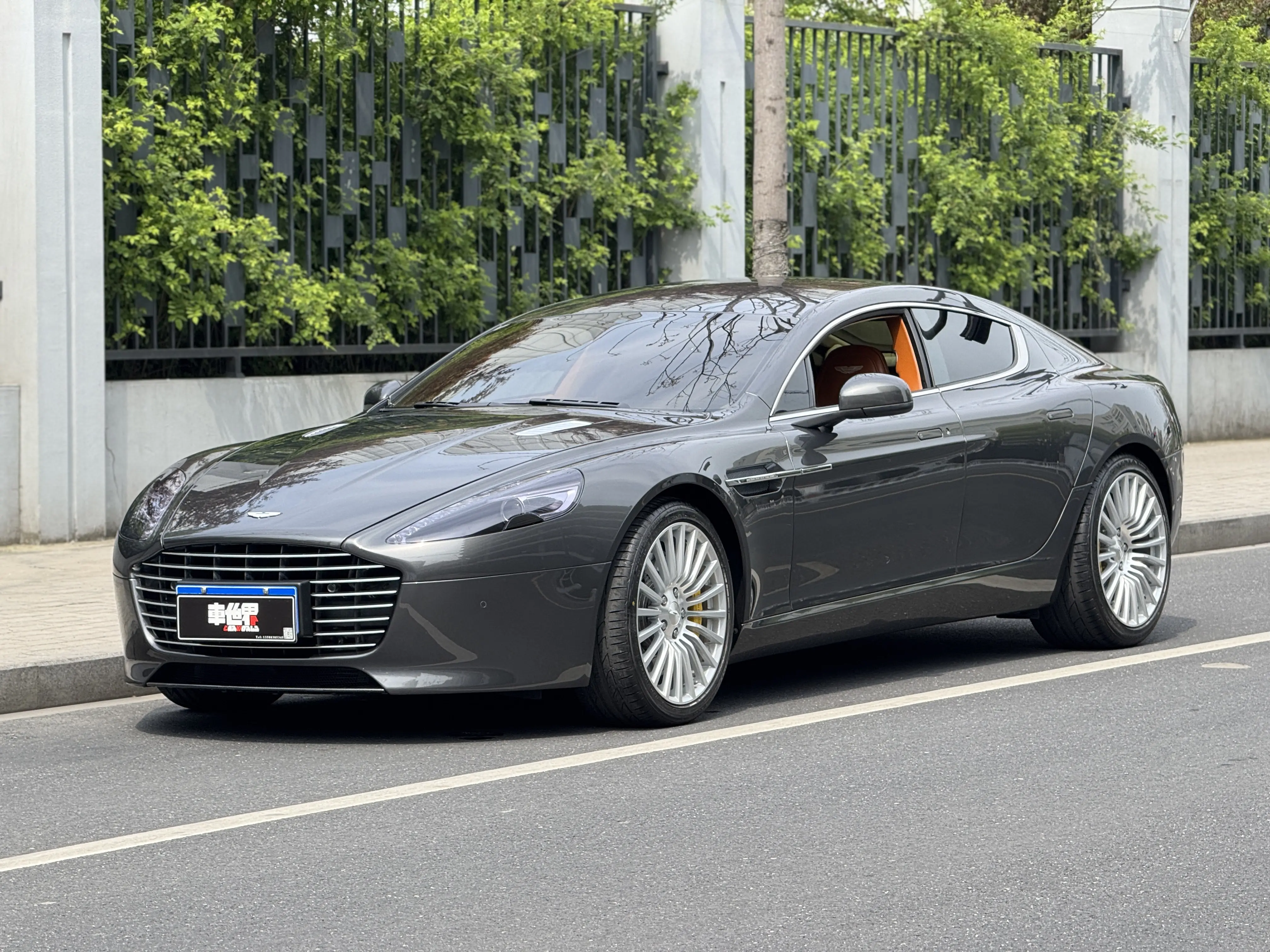 Aston Martin Rapide  из Китая