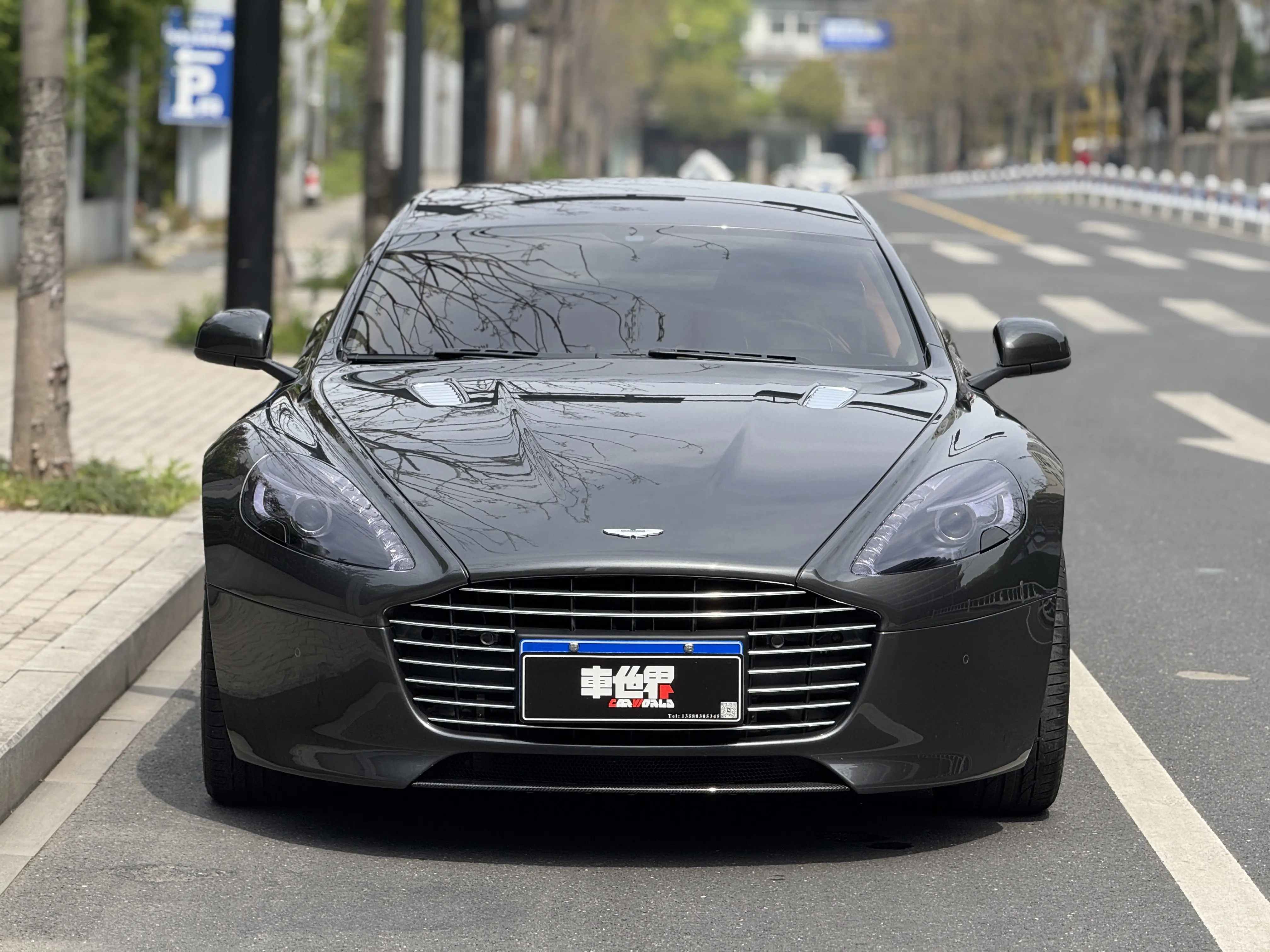 Aston Martin Rapide  из Китая