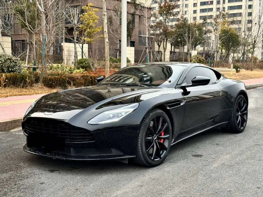 Aston Martin DB11  из Китая