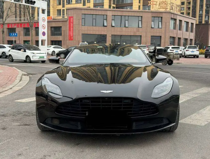 Aston Martin DB11  из Китая
