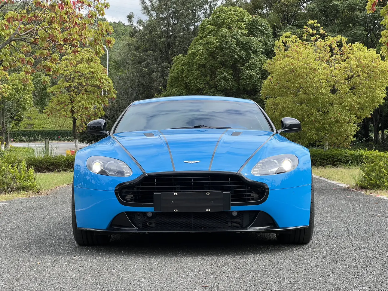 Aston Martin Vantage  из Китая
