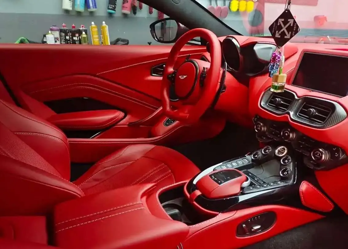 Aston Martin Vantage  из Китая