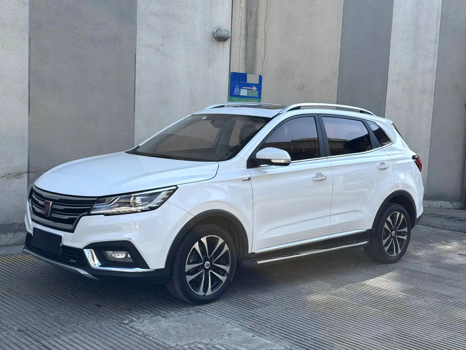 Roewe RX3  из Китая