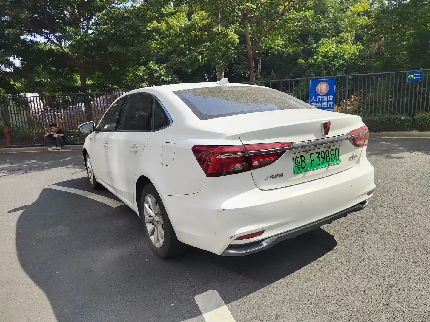 Roewe ei6  из Китая