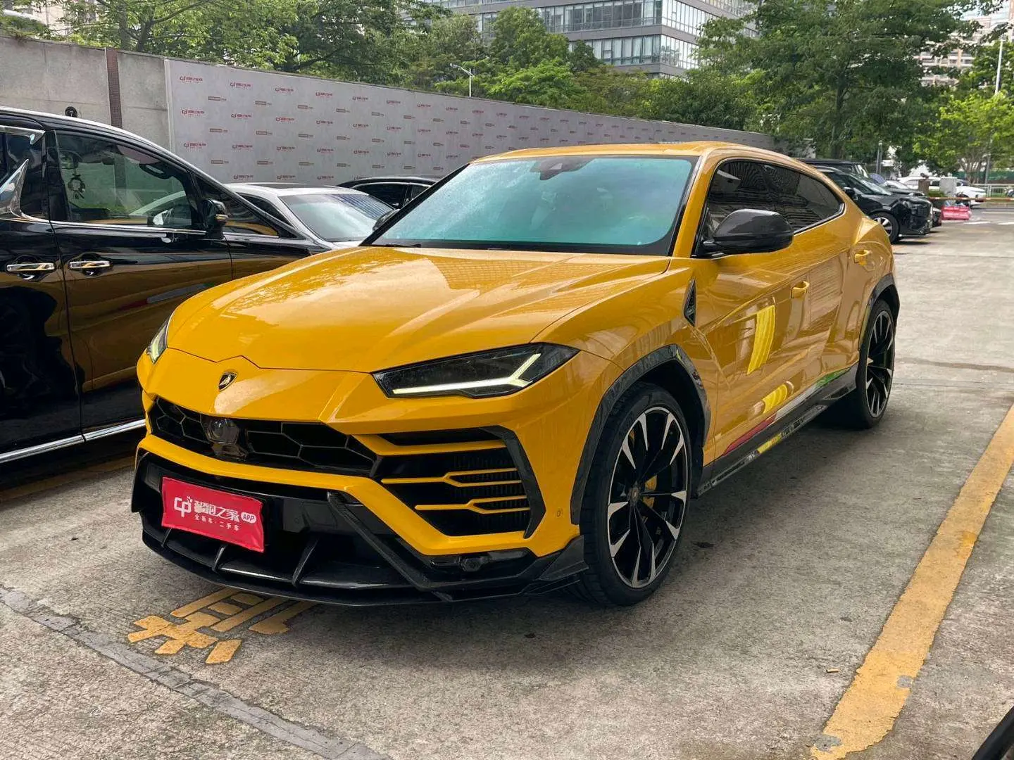 Lamborghini Urus  из Китая
