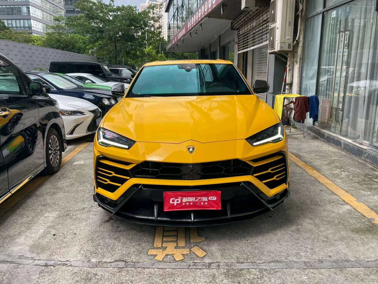 Lamborghini Urus  из Китая