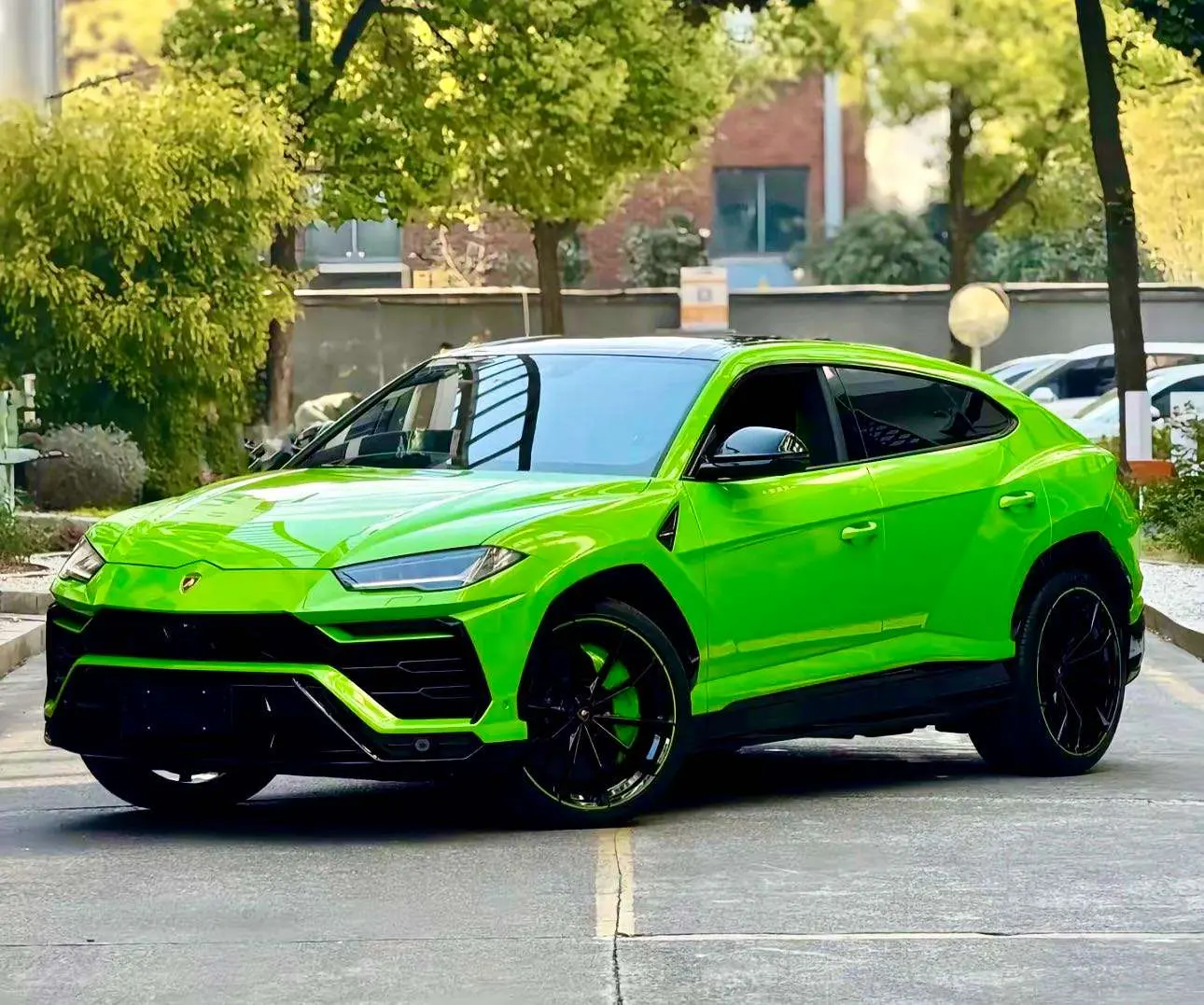 Lamborghini Urus  из Китая