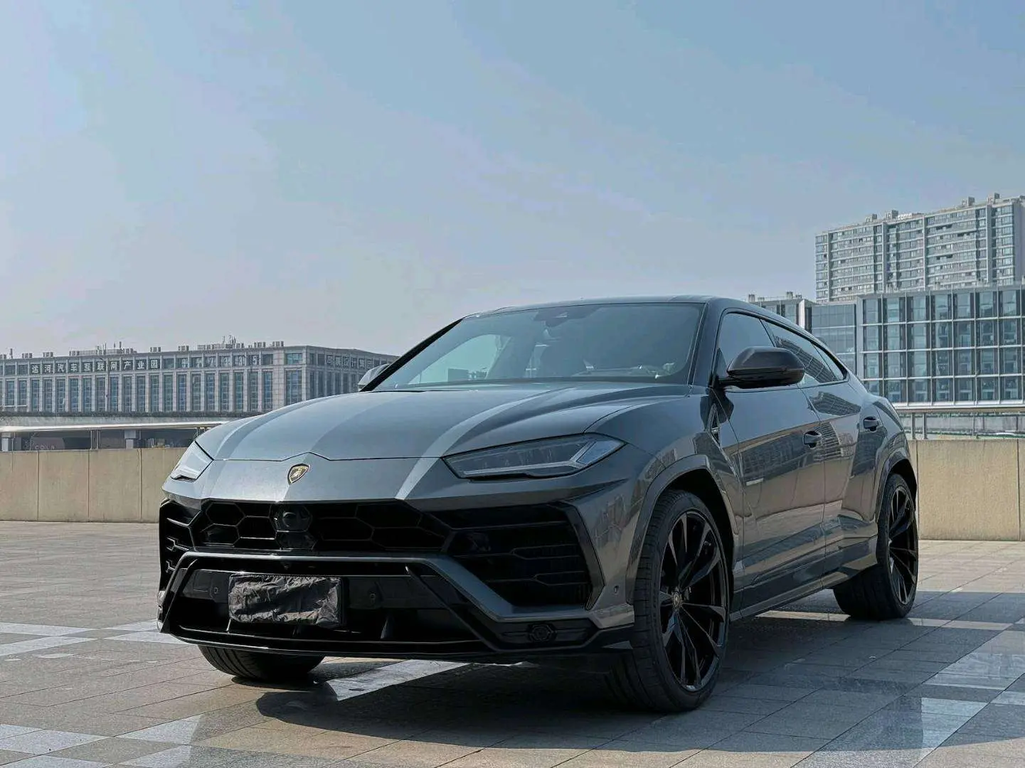 Lamborghini Urus  из Китая