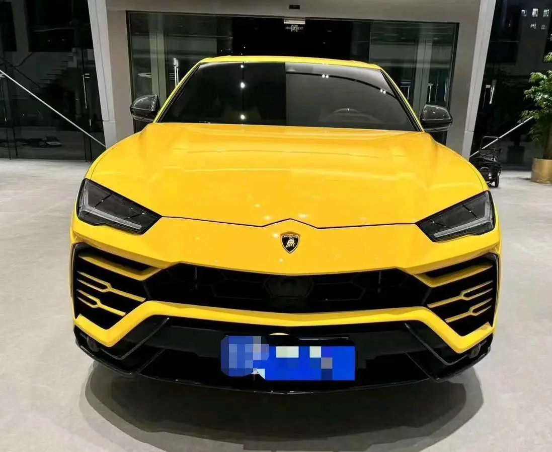 Lamborghini Urus  из Китая