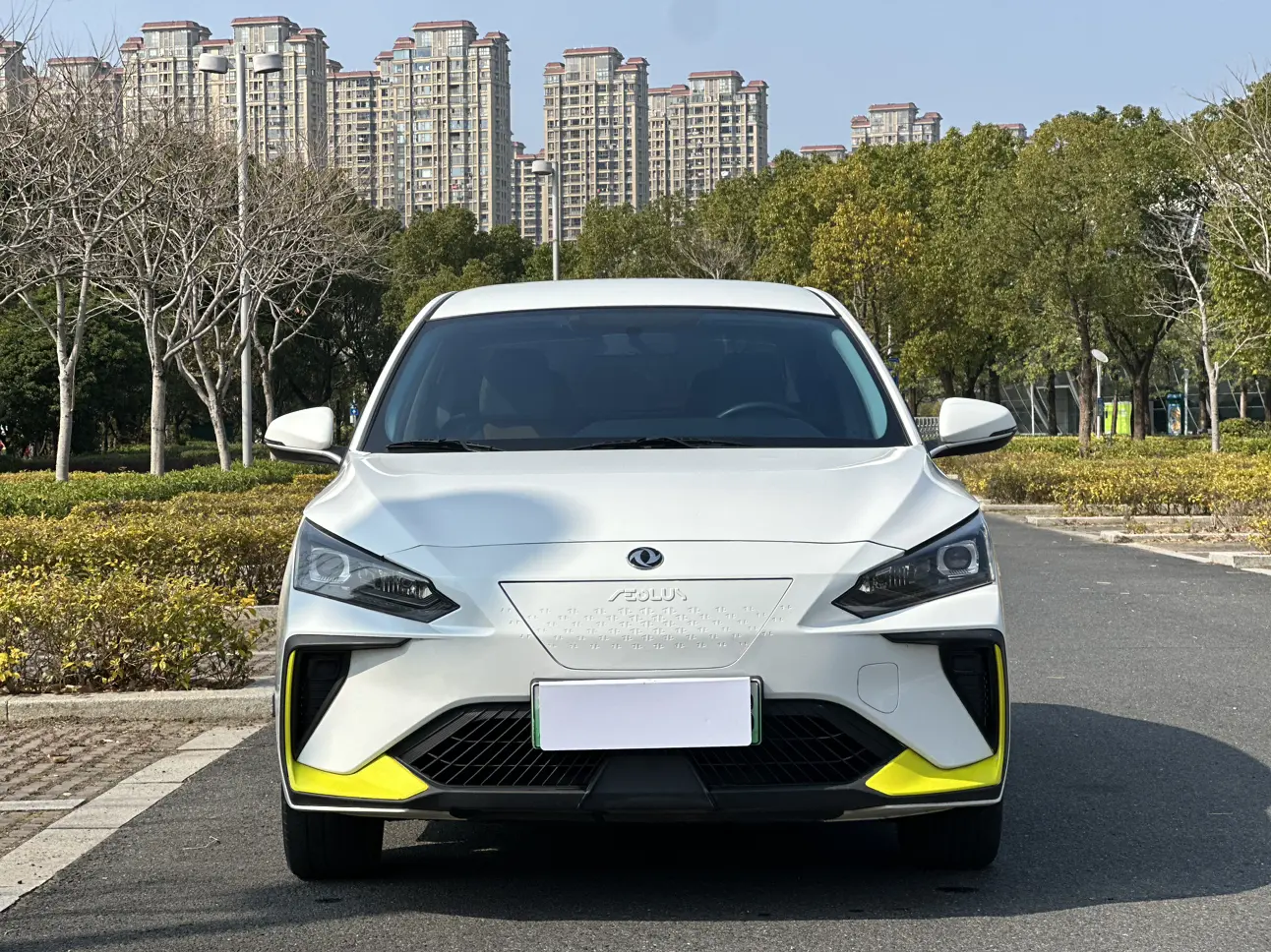 Dongfeng Fengshen E70  из Китая