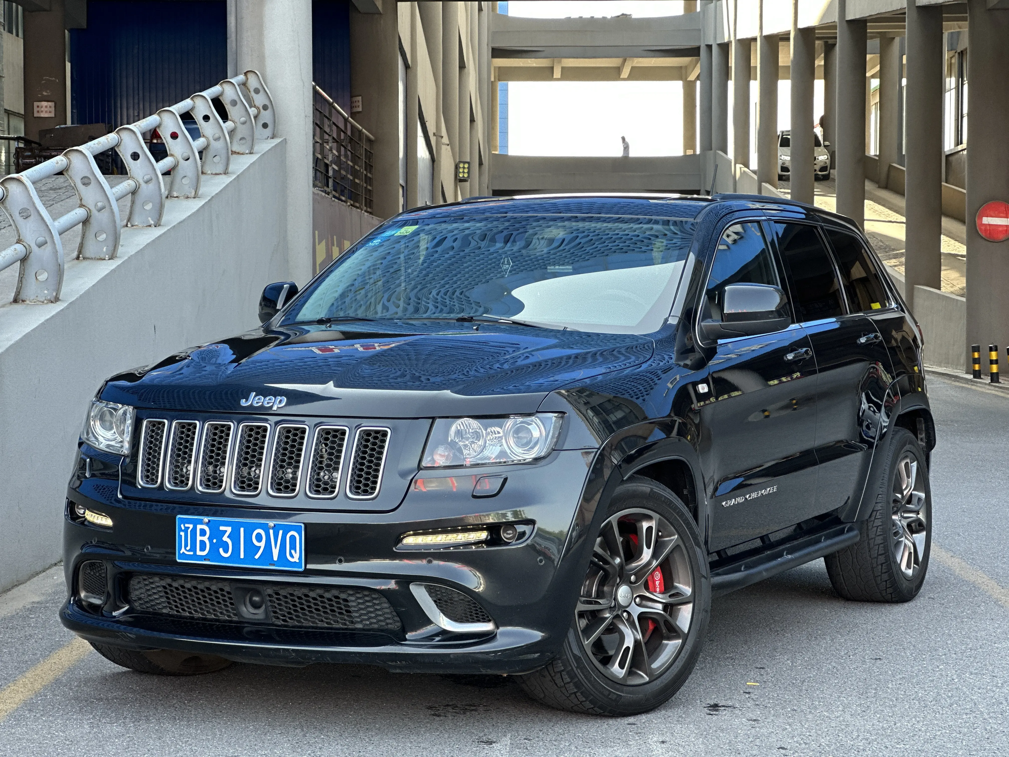 Jeep Grand Cherokee SRT  из Китая