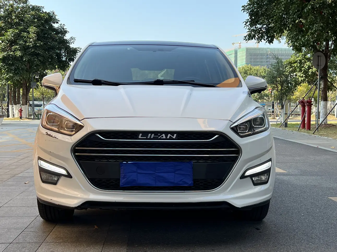 Lifan Xuanlang  из Китая