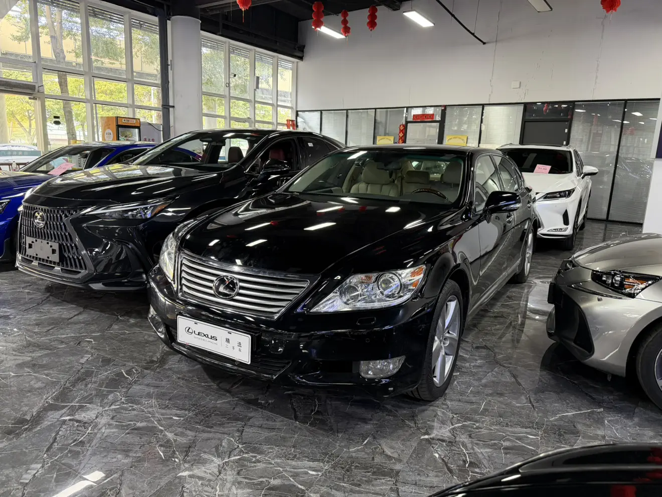 Lexus LS  из Китая