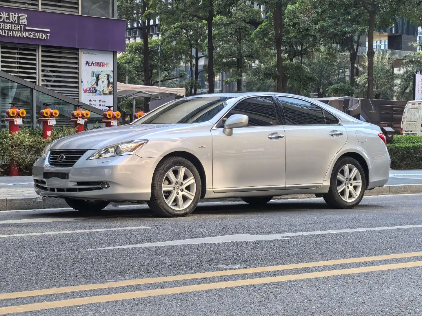 Lexus ES  из Китая