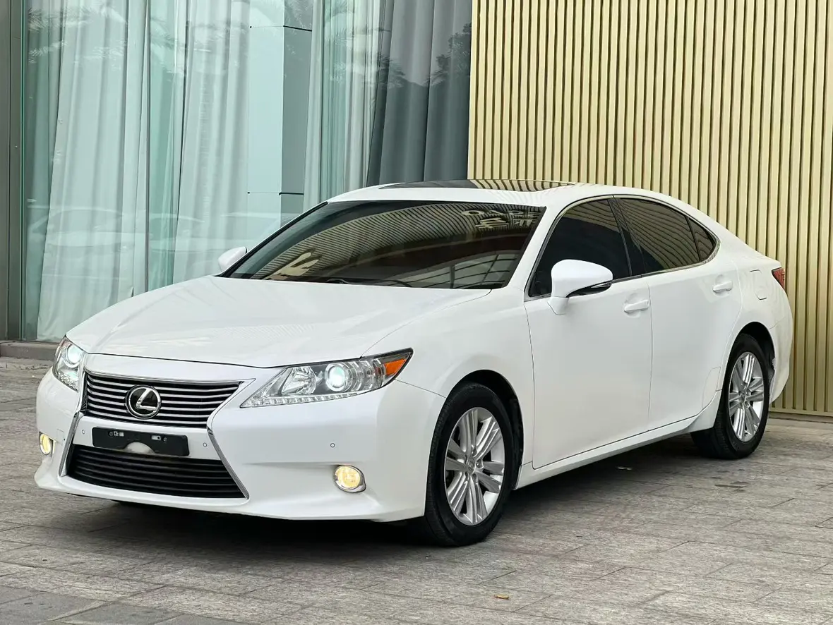 Lexus ES  из Китая