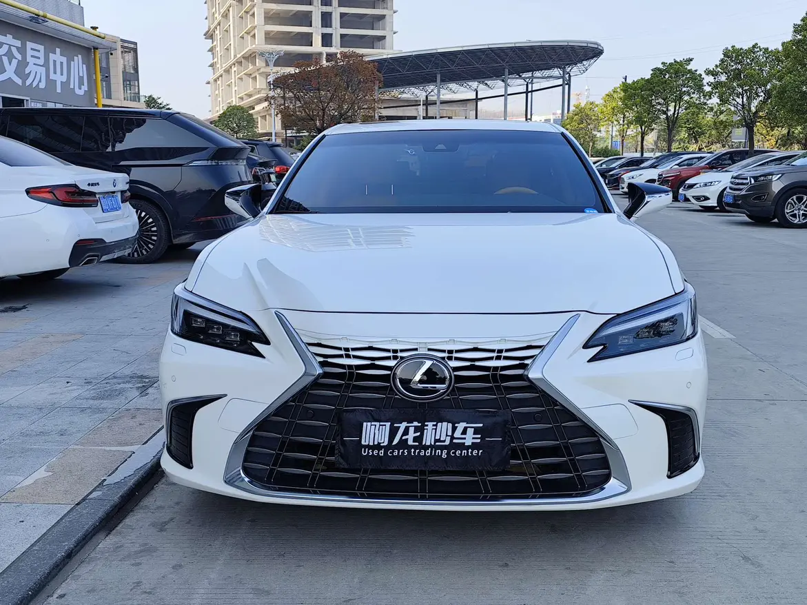 Lexus ES  из Китая