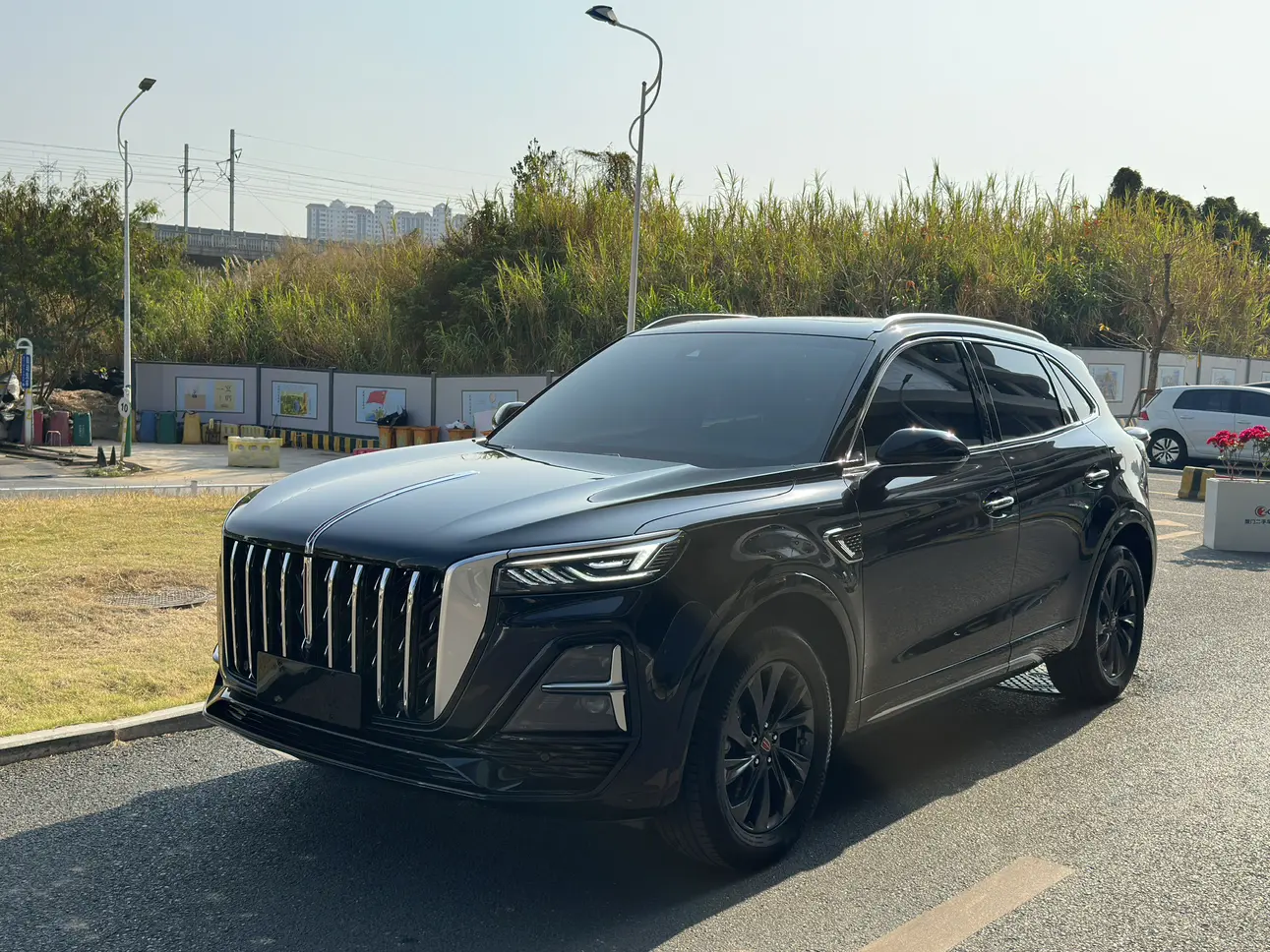Hongqi HS5  из Китая