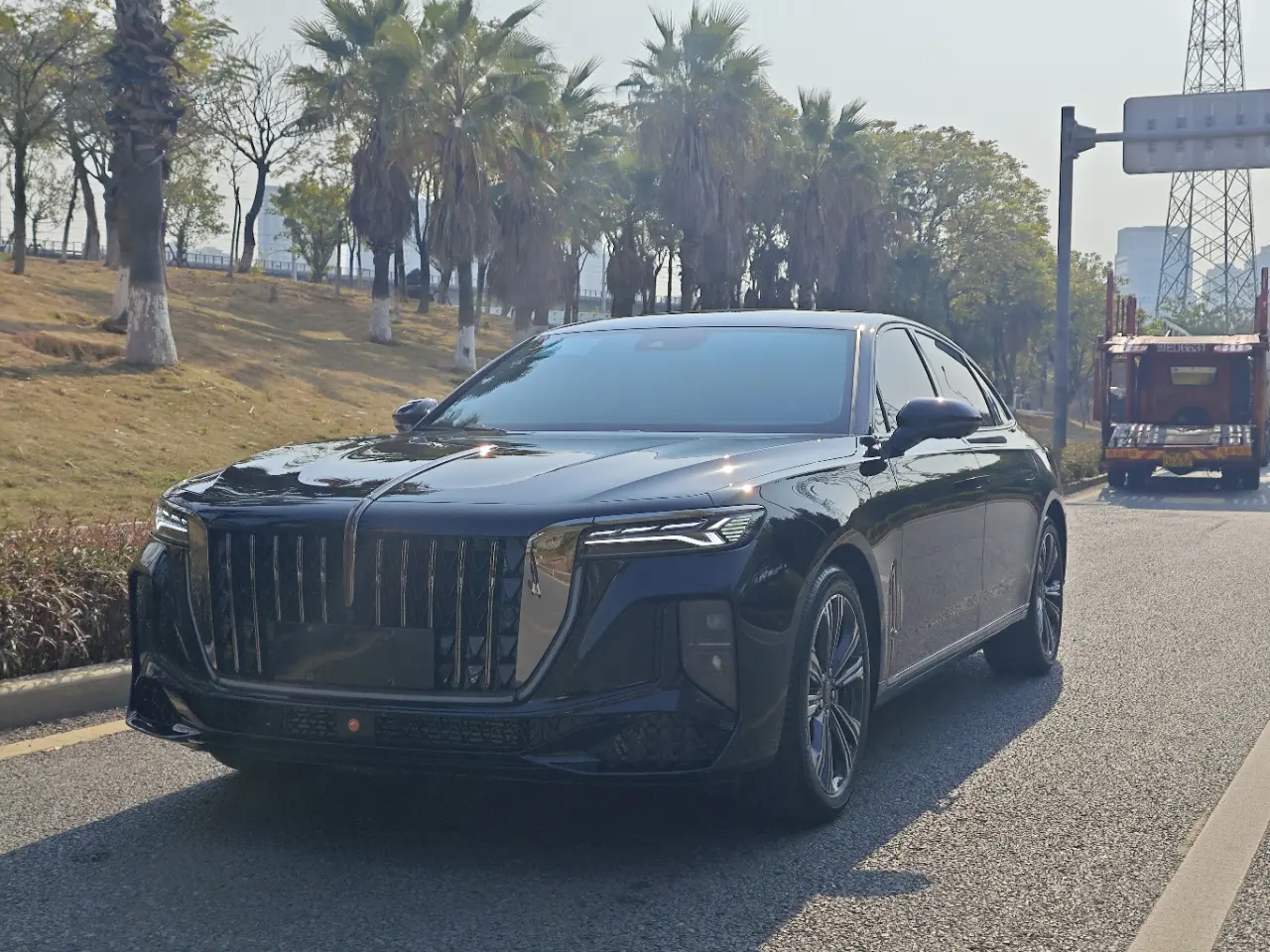 Hongqi H9  из Китая