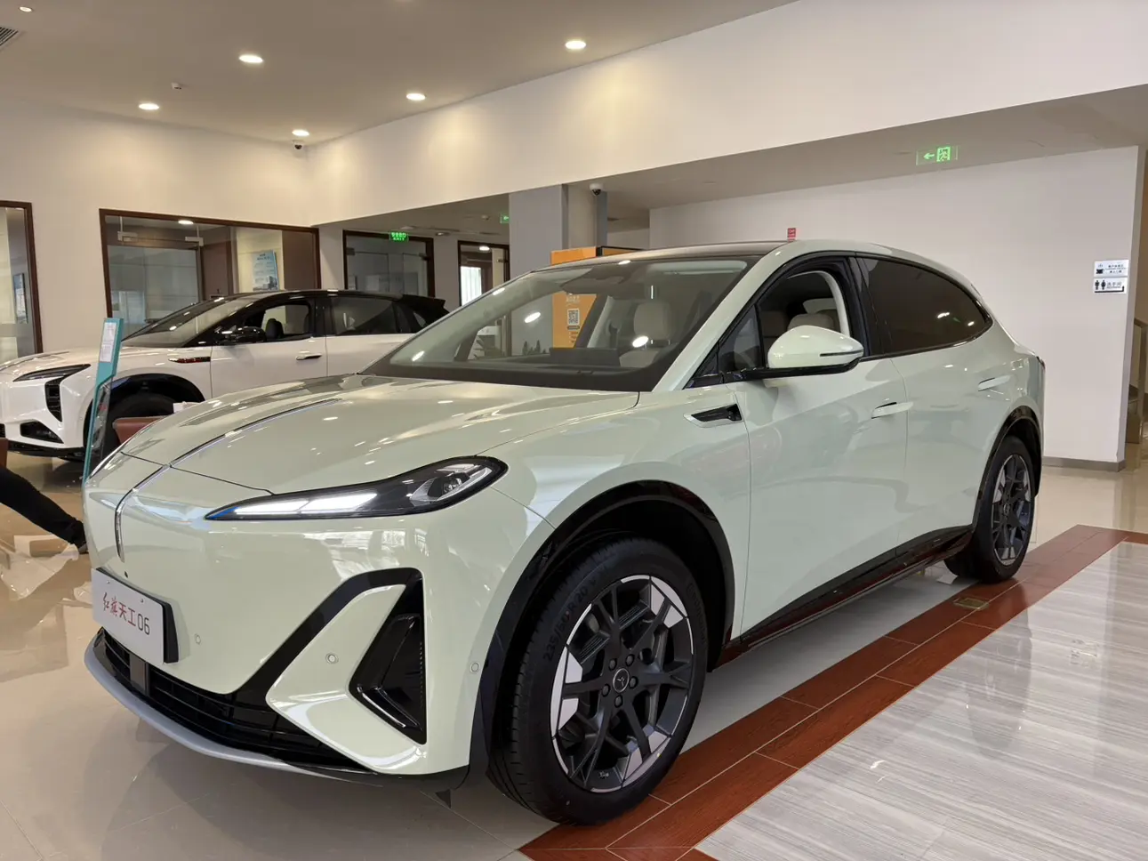 Hongqi Red Flag Tiangong 06  из Китая