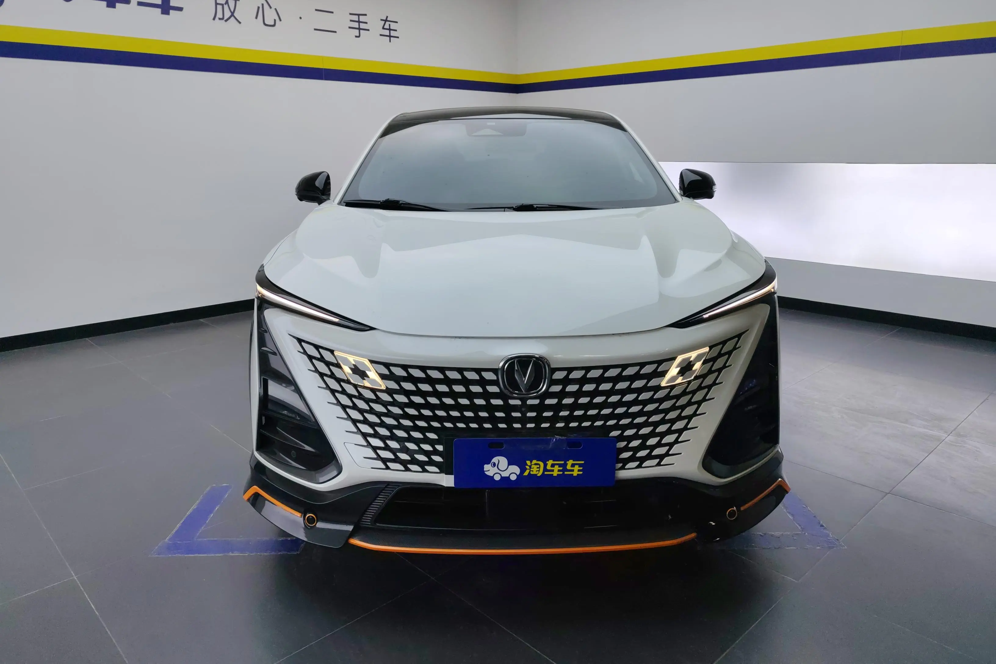 Changan UNI-T  из Китая