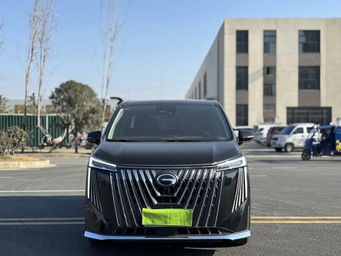 GAC Trumpchi M8  из Китая