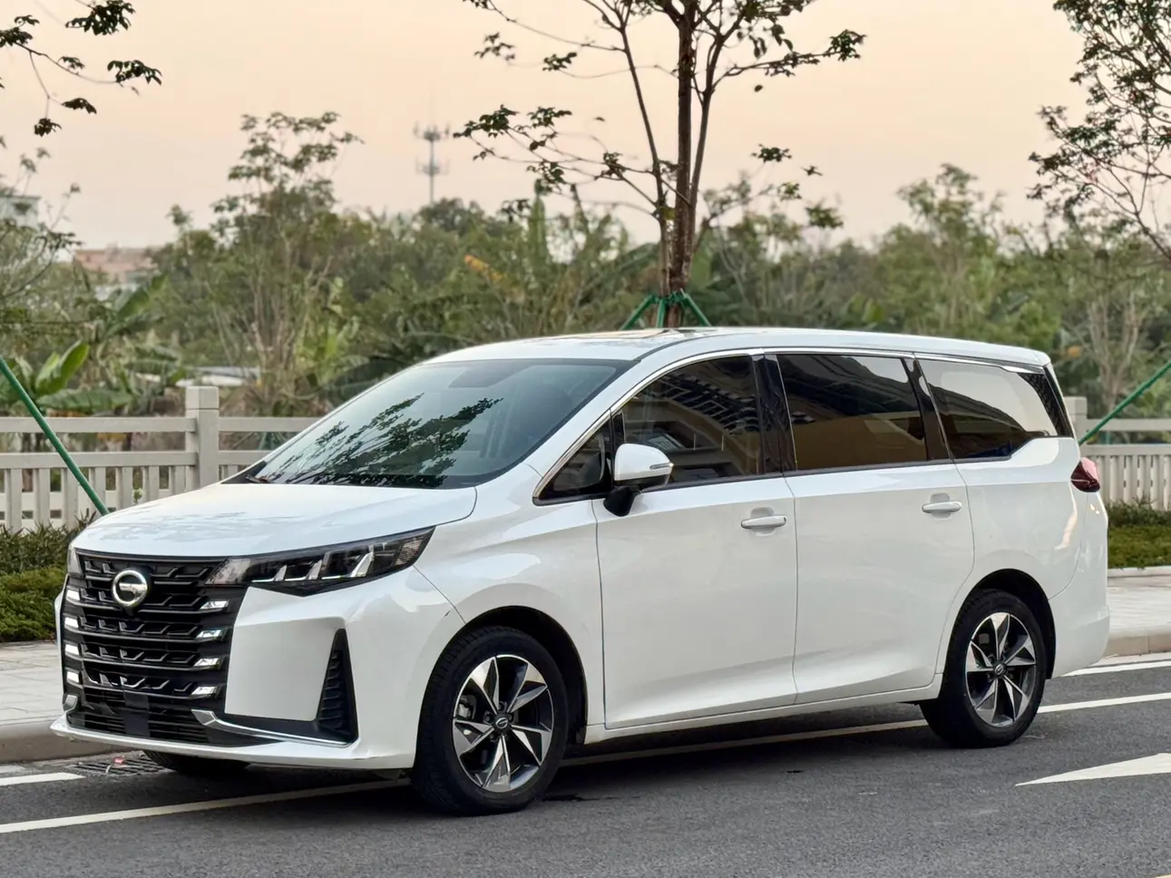 GAC Trumpchi M6  из Китая